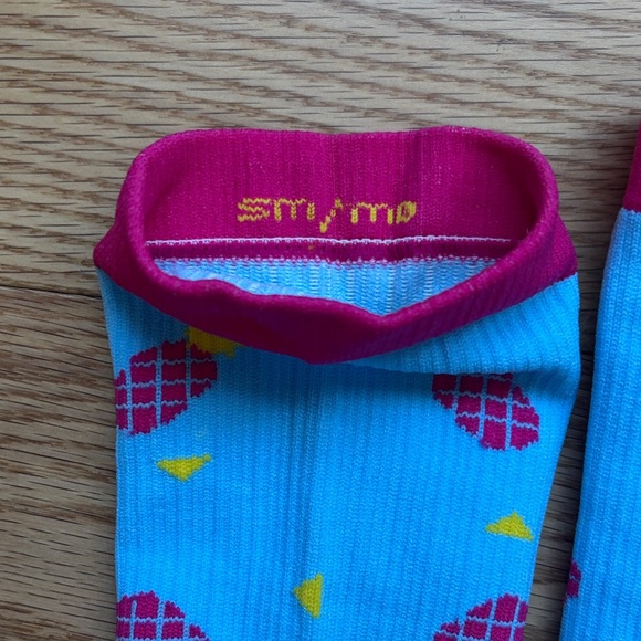 Pro Compression Socks - Picture 2 of 3